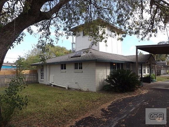 4th image of 1918 E Bayshore Dr