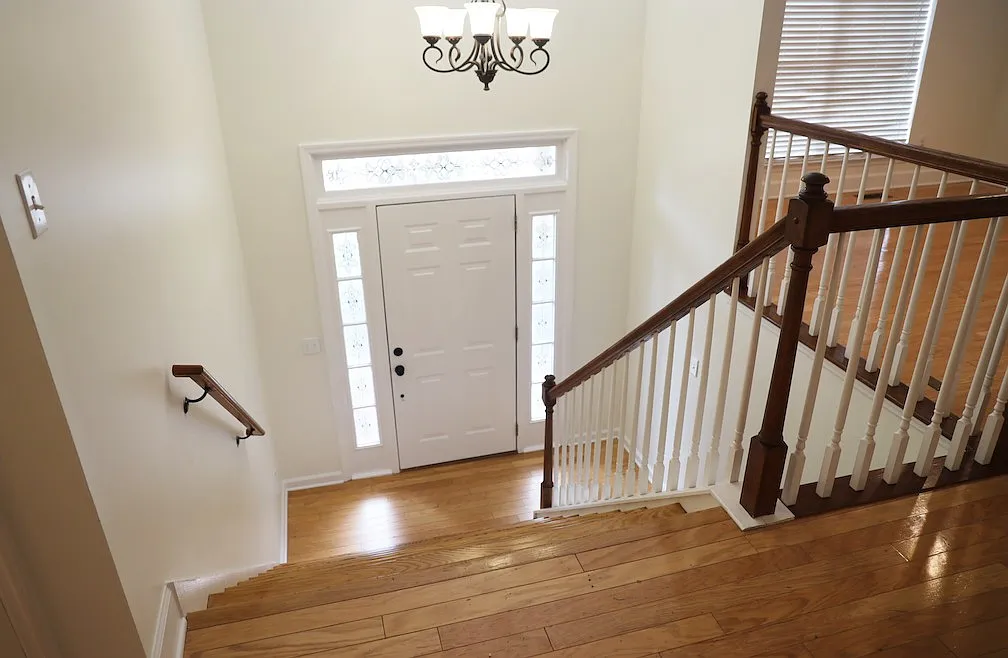 4 bed, 2510 sqft, $3,400 — Photo 2