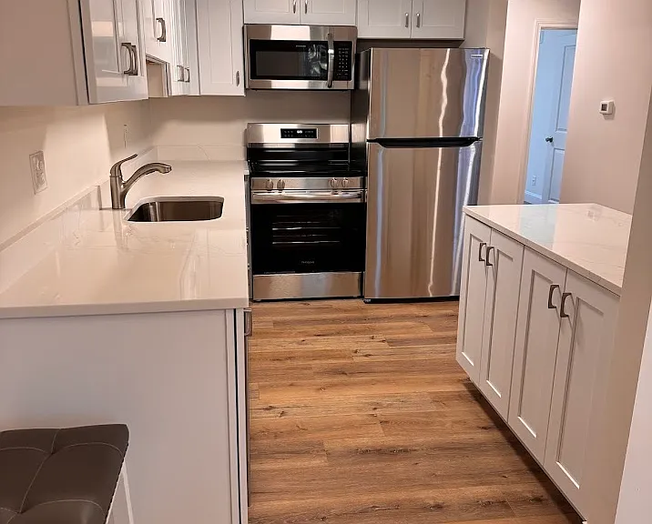 300 New River Rd — Photo 4