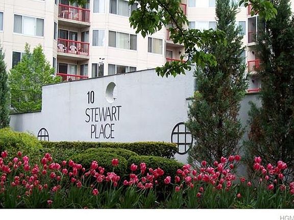 2nd image of 10 Stewart Pl APT 7DW