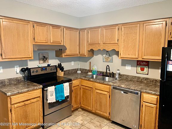 5th image of 10203 Yates Dr