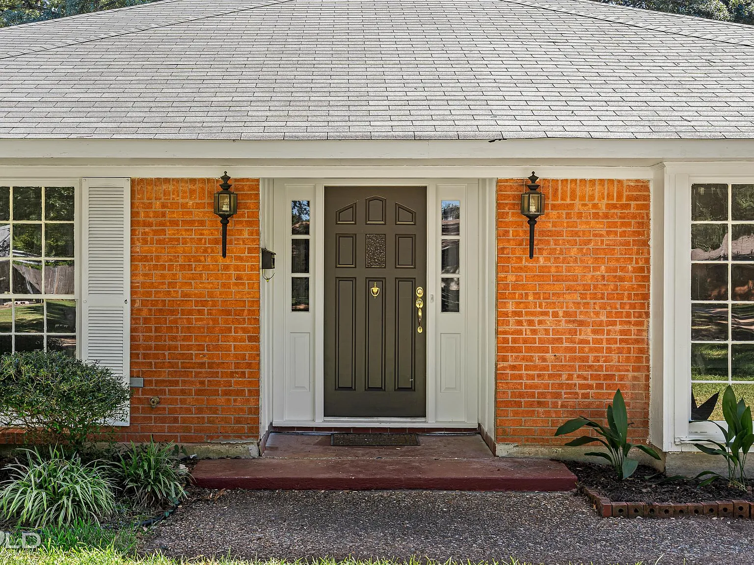 3 bed, 2800 sqft, $2,000 — Photo 2