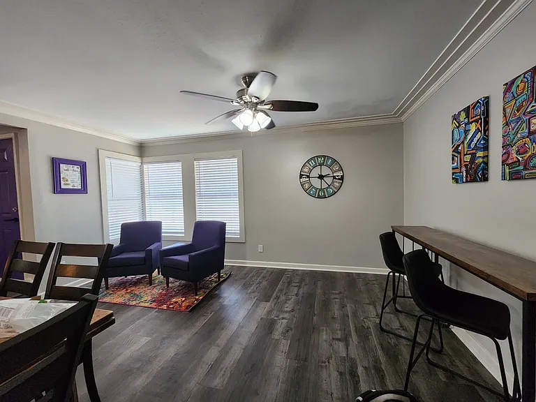 718 W College St #5 — Photo 10