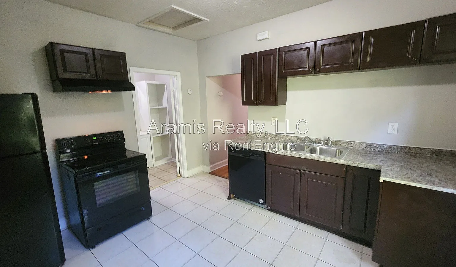 3 bed, 2.0 bath, 1180 sqft, $1,750 — Photo 4