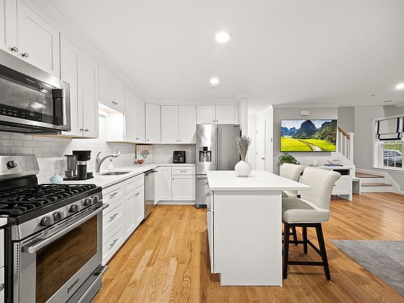 3rd image of 138 Elm St #11