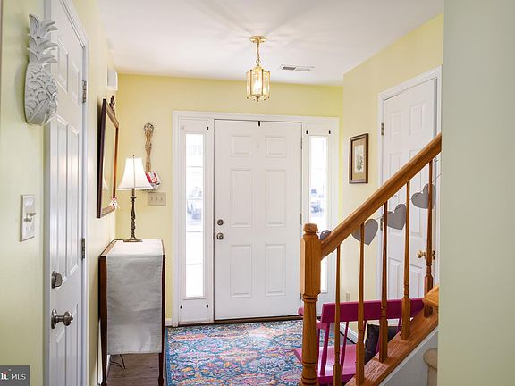 3rd image of 7125 Wytheville Cir