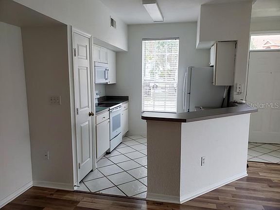 4th image of 10408 White Lake Ct #10408