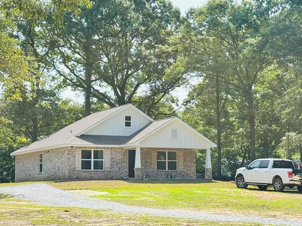 22 Engle Ln, Poplarville, MS 39470
