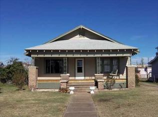 313 W 6th St, Stroud, OK 74079