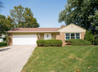 6213 Groveland Dr, Fort Wayne, IN 46835