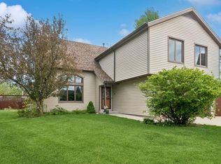 213 N Park Blvd, Streamwood, IL