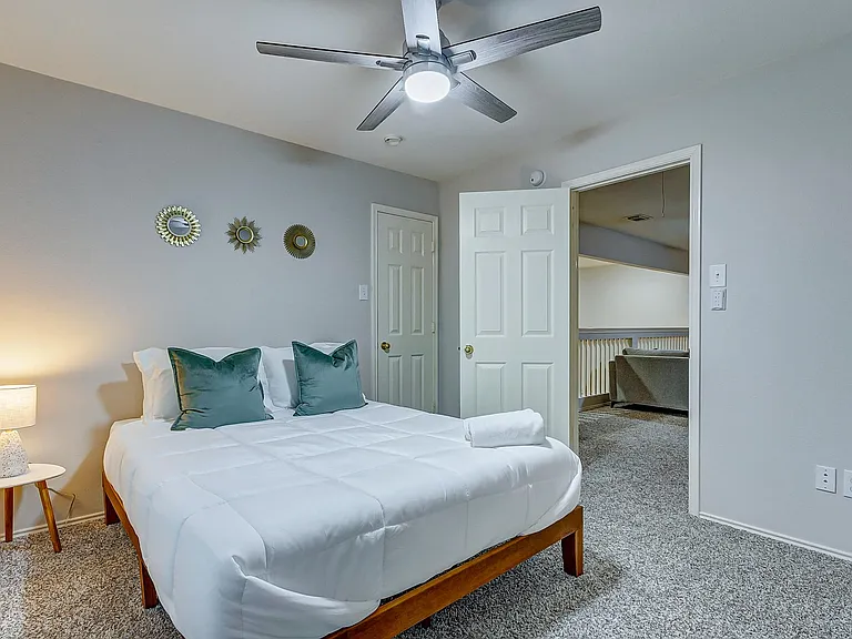 Third bedroom (second floor)