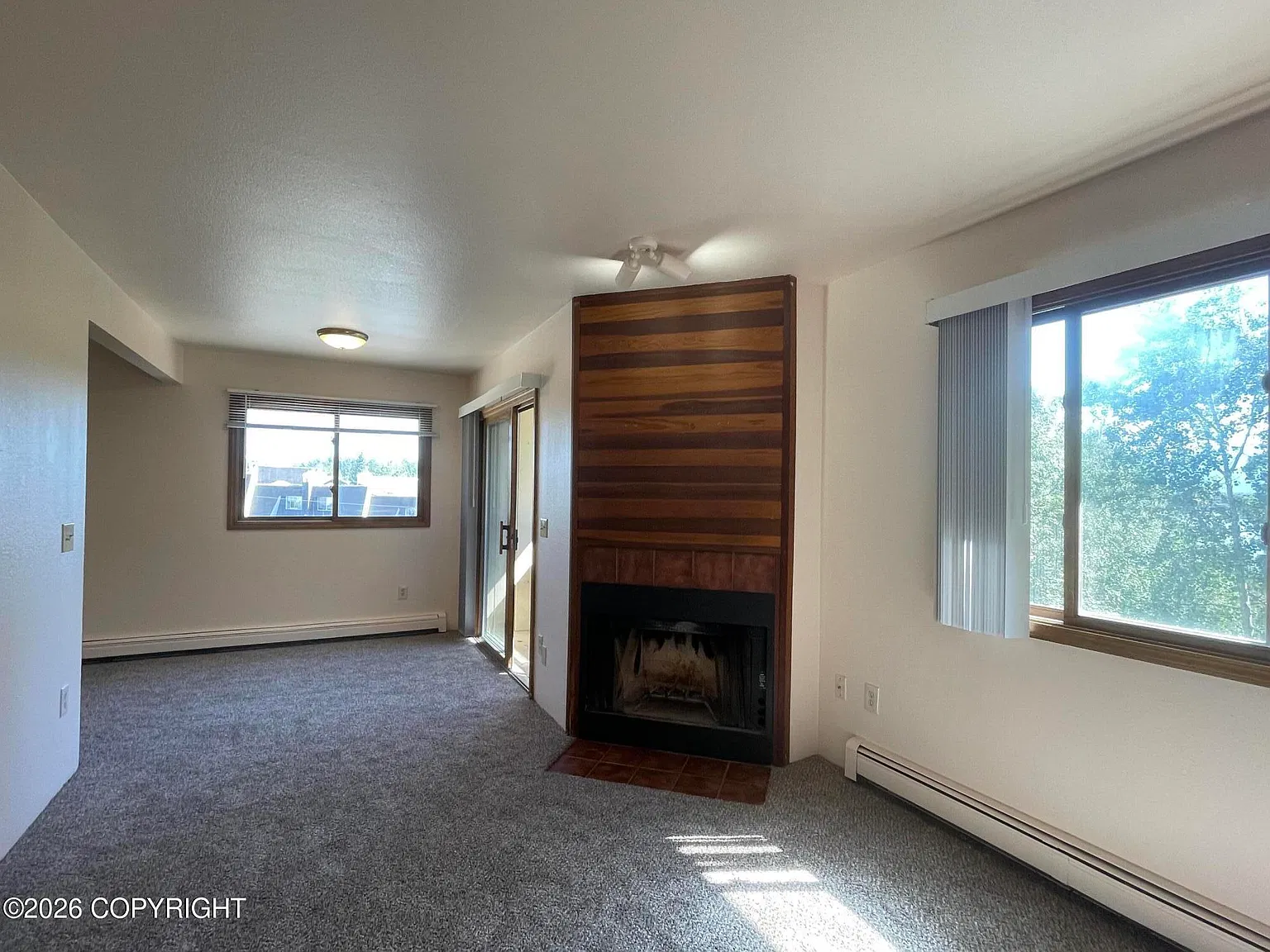 3 bed, 1.0 bath, 890 sqft, $1,650 — Photo 2