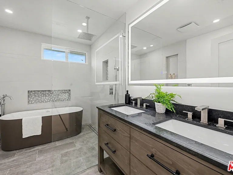 2831 Overland Ave — Photo 28