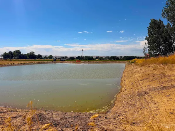13 Peruvian Ln, Emmett, ID 83617