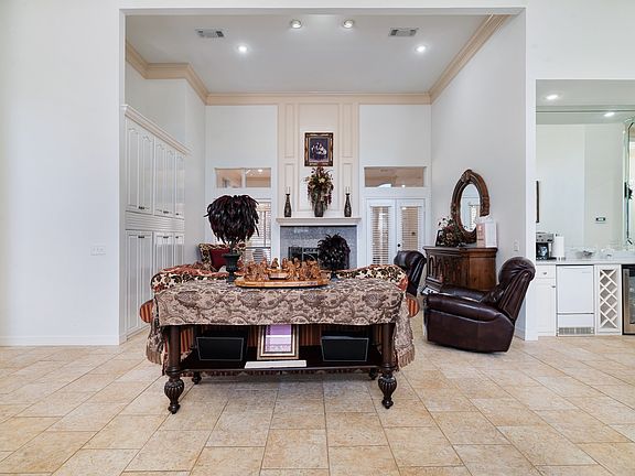 5th image of 283 Butternut Ln