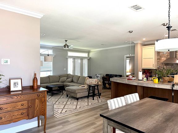 3rd image of 1056 W Lakeview Dr #1056