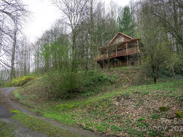 124 Duncan Rd, Waynesville, NC 28785