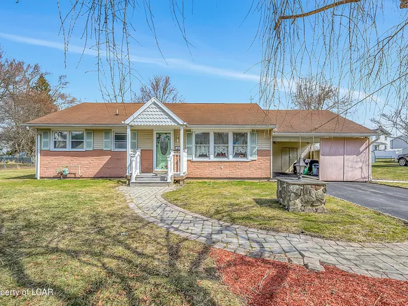 40 Joseph St, Dallas, PA 18612