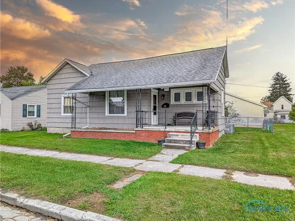 402 N 3rd St, North Baltimore, OH 45872