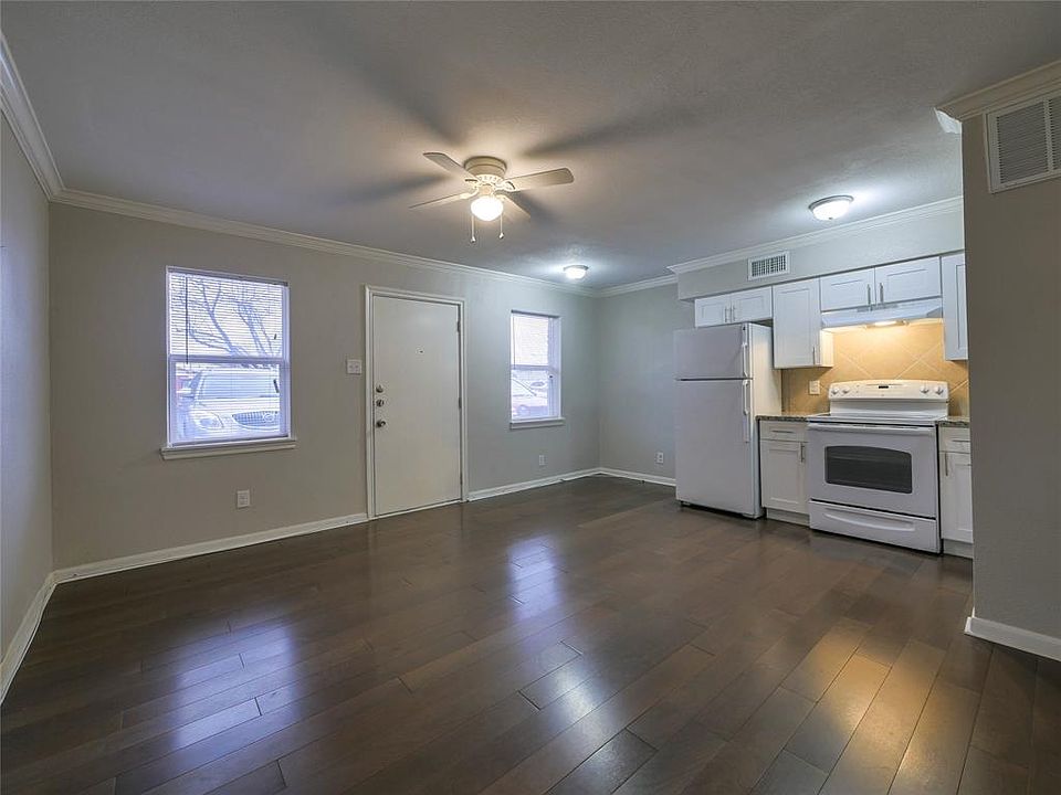 1st image of 2449 Fort Worth St #209