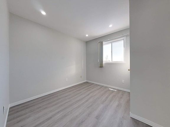 2nd image of 124 Laidlaw Dr