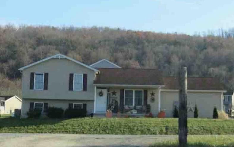 1st image of 104 Mulberry Ln