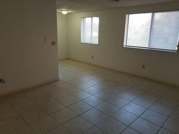 4th image of 1419 Esic Dr APT 4