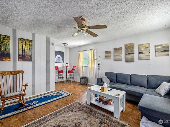 2nd image of 9216 9218 33rd Avenue Ct S