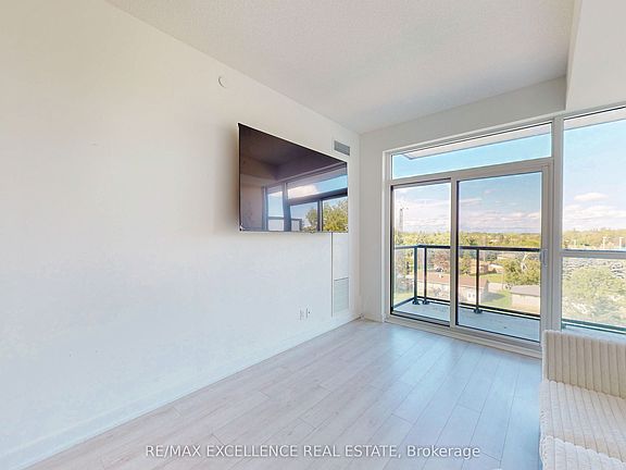 4th image of 681 Yonge St #524
