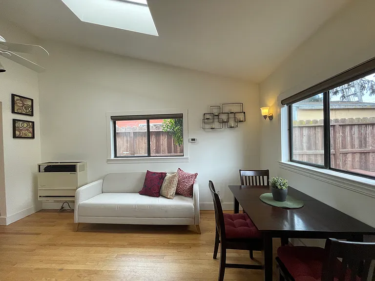 921 Aileen St — Photo 7