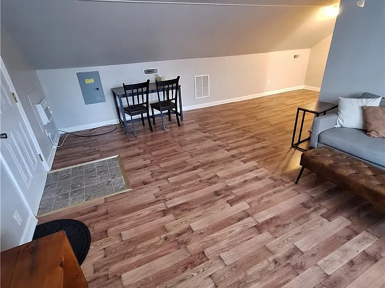 818-3 Ethelored St — Photo 3