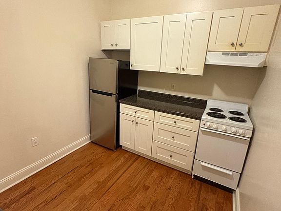 2nd image of 28 E Lancaster Ave APT A4