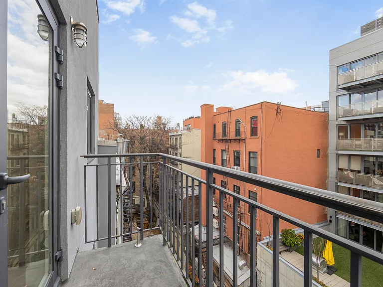 122 Boerum St #3D — Photo 2