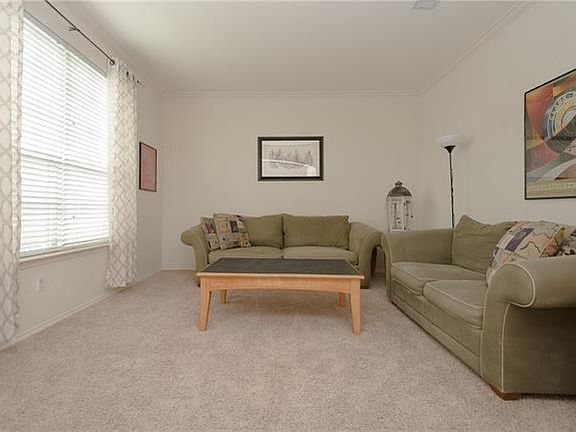 5th image of 3853 Gillespie Dr