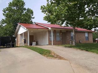 200 Rowe Ave, Pocola, OK 74902