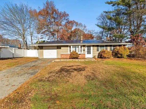 40 Christopher Rd, Brockton, MA 02302