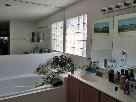 4th image of 100 Leeward Ct