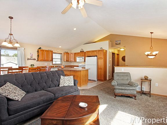 5th image of 2879 Burritt St NW