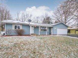 650 Pine Ridge Ter, River Falls, WI 54022