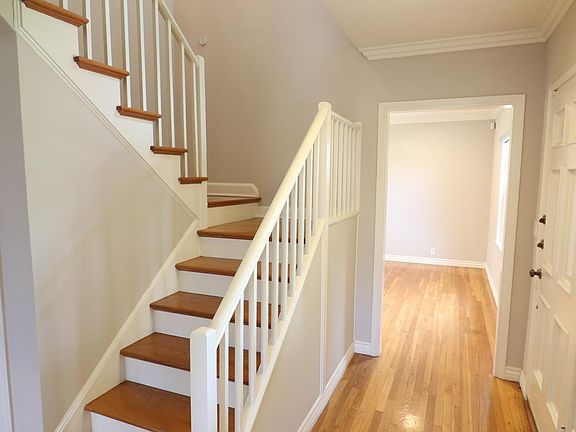 2nd image of 5739 Agnes Ave