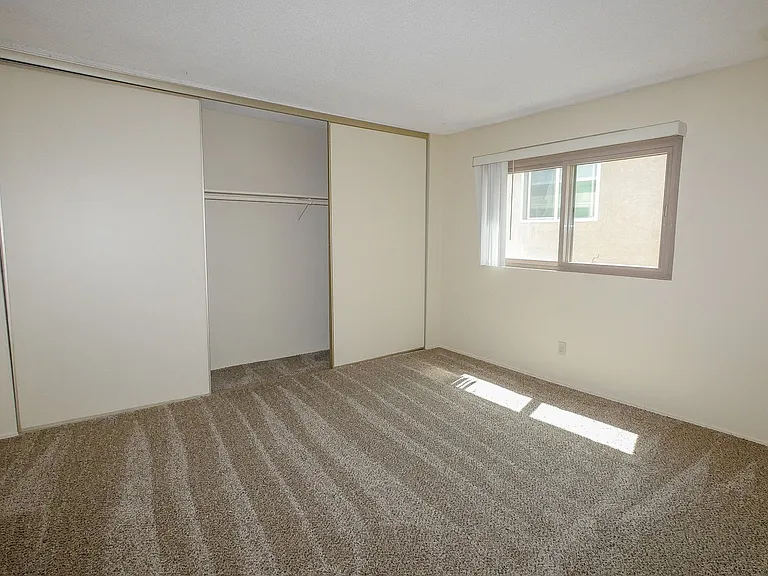 4345 Rialto St — Photo 5