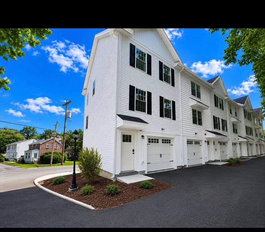 2 bed, 1.5 bath, $2,895 — Photo 2