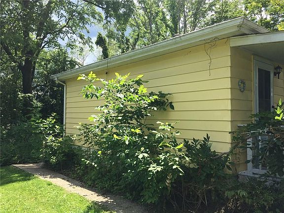 2nd image of 11989 Oakmont Dr