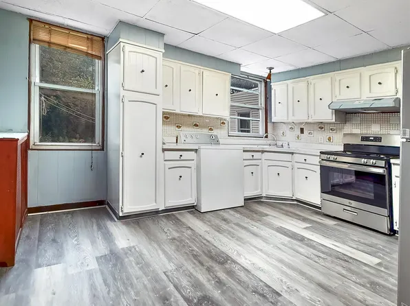 134 Boyd Avenue image 3 of 25