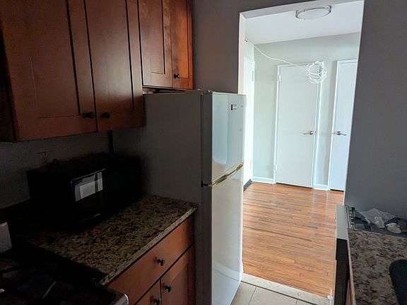 4th image of 9335 Lamont Ave APT 4E