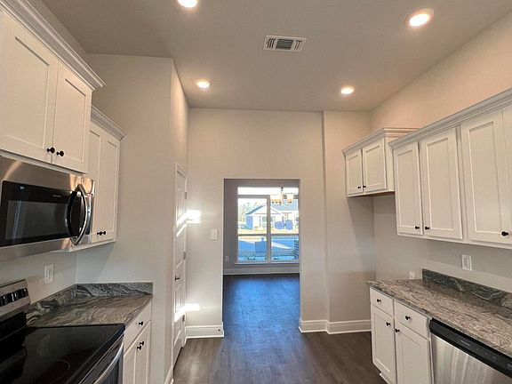 5th image of 15704 Rachel Dr