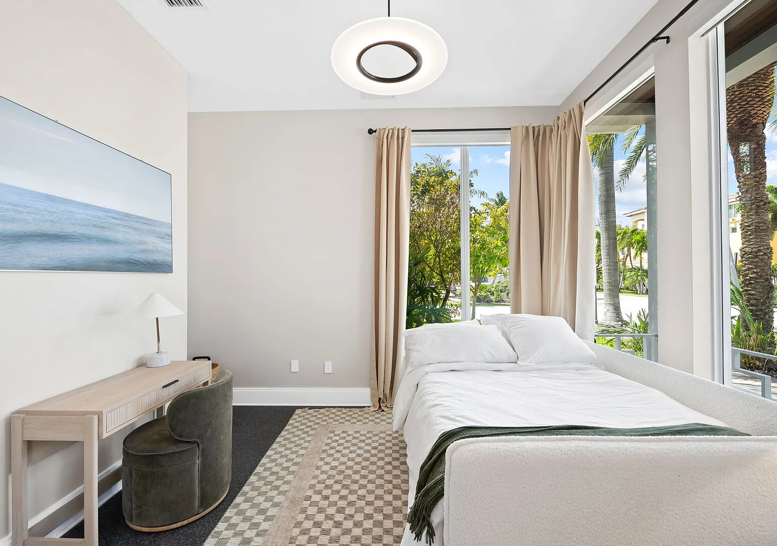 Coastal Pool Home 5 Bed Sleeps 15 — Photo 4