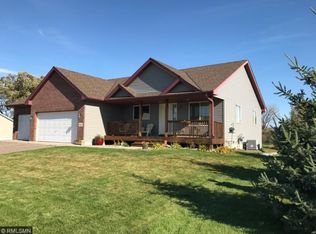 901 Acacia Dr S, Annandale, MN 55302