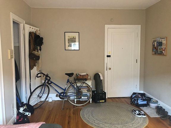 2nd image of 2304 Harriet Ave APT 305